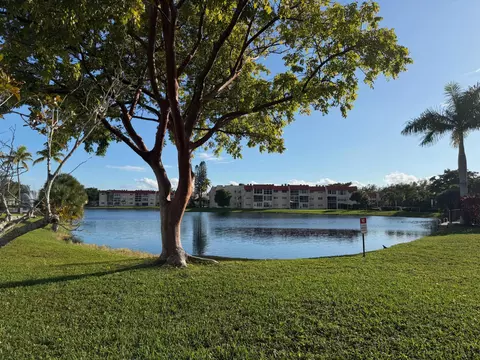 2950 Sunrise Lakes Dr W #305, Sunrise, FL 33322