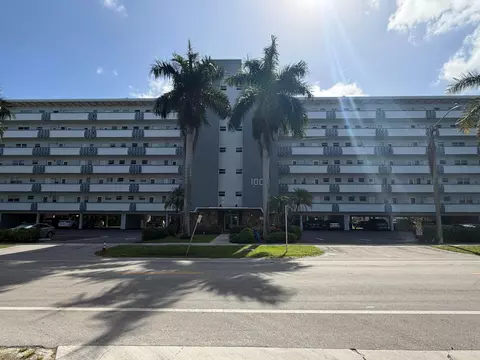 1000 NE 14th Ave #304, Hallandale Beach, FL 33009