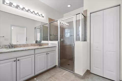 Bath - 8392 Lyons Ranches Rd, Boynton Beach, FL 33472 photo 3 of 3