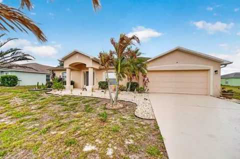 982 SW Kappa Ave, Port Saint Lucie, FL 34953