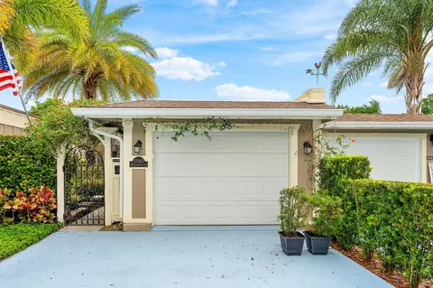 12383 Westhampton Cir, Wellington, FL 33414