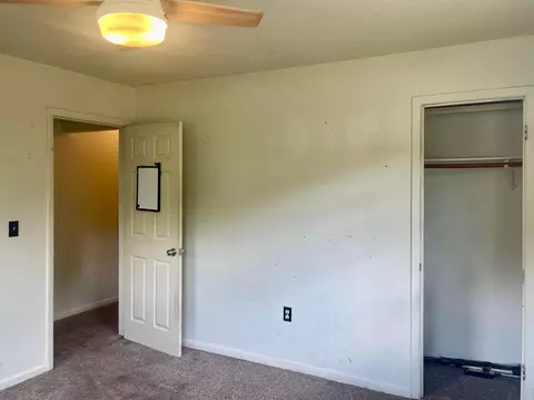 Bedroom - 7815 NW 86th Ct, Okeechobee, FL 34972 photo 4 of 5