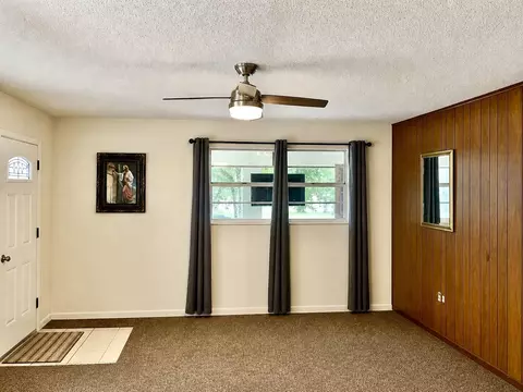 Living - 7815 NW 86th Ct, Okeechobee, FL 34972 photo 1 of 2