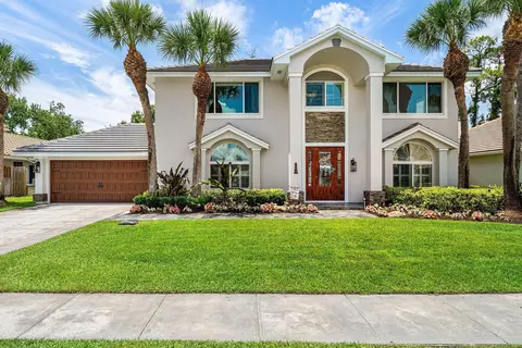 208 Longshore Dr, Jupiter, FL 33458