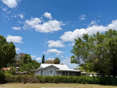 Exterior - 207 SE 4th St, Okeechobee, FL 34974 photo 2 of 7