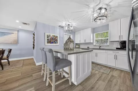 Kitchen - 2231 NE 34th St, Lighthouse Point, FL 33064 photo 4 of 4