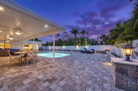 Exterior - 2231 NE 34th St, Lighthouse Point, FL 33064 photo 3 of 8