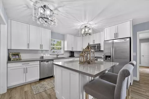 Kitchen - 2231 NE 34th St, Lighthouse Point, FL 33064 photo 1 of 4