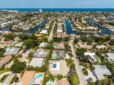 View/Area - 2231 NE 34th St, Lighthouse Point, FL 33064 photo 5 of 6