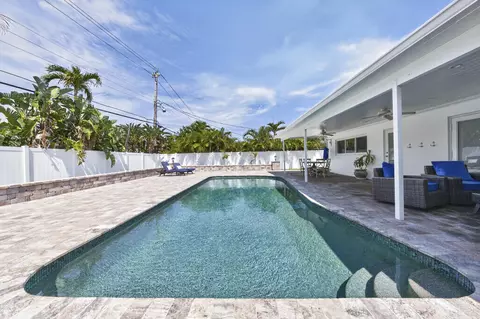 Exterior - 2231 NE 34th St, Lighthouse Point, FL 33064 photo 5 of 8