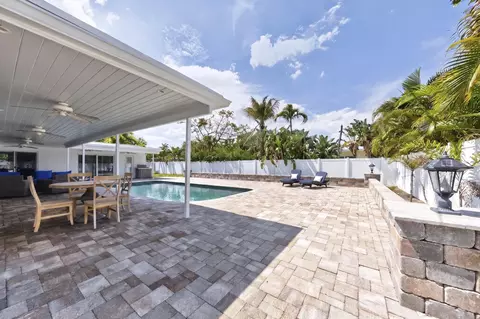 Exterior - 2231 NE 34th St, Lighthouse Point, FL 33064 photo 6 of 8
