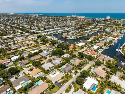 View/Area - 2231 NE 34th St, Lighthouse Point, FL 33064 photo 6 of 6