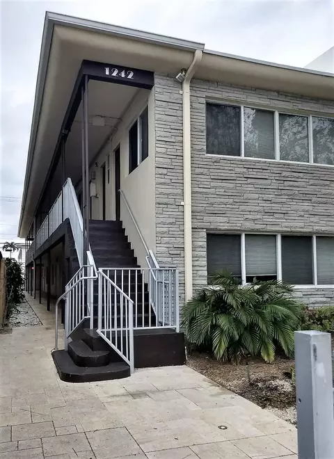 1242 Alton Rd #202, Miami Beach, FL 33139