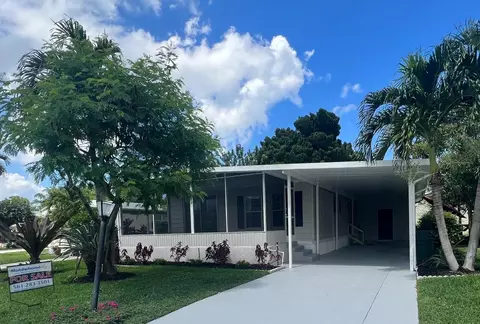 4310 Viola Dr #812, Greenacres, FL 33463