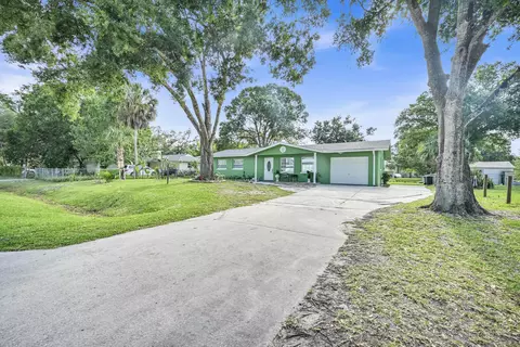 5214 Bowling Green Dr, Fort Pierce, FL 34951