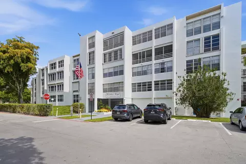 6903 Cypress Rd #B24, Plantation, FL 33317
