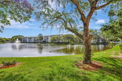 1704 Andros Isle #E-1, Coconut Creek, FL 33066