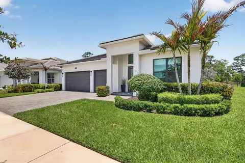 2341 SE Canopy Cove Ln, Port Saint Lucie, FL 34984