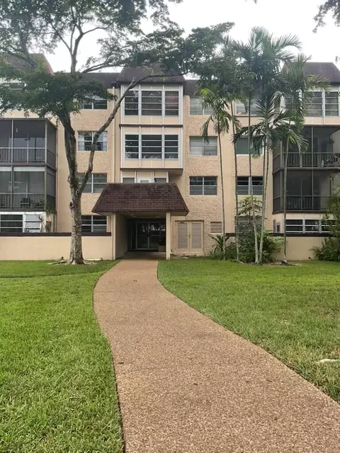 7300 NW 17th St #320, Plantation, FL 33313