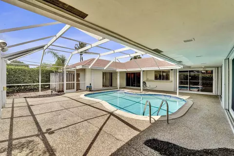 Exterior - 4200 Buchanan St, Hollywood, FL 33021 photo 5 of 9