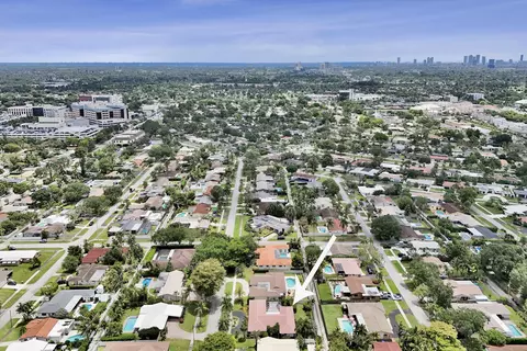 View/Area - 4200 Buchanan St, Hollywood, FL 33021 photo 5 of 8