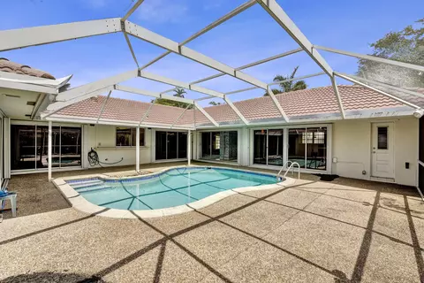 Exterior - 4200 Buchanan St, Hollywood, FL 33021 photo 4 of 9