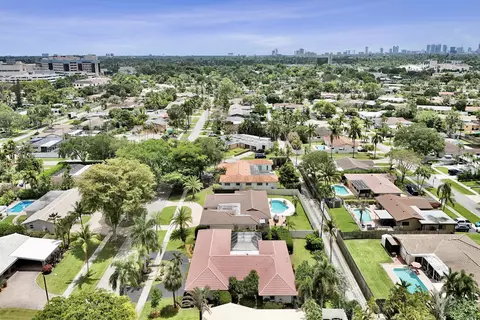 View/Area - 4200 Buchanan St, Hollywood, FL 33021 photo 4 of 8