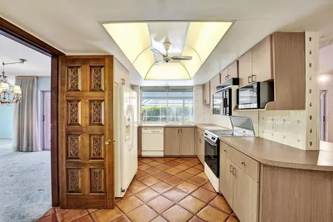 Kitchen - 4200 Buchanan St, Hollywood, FL 33021 photo 1 of 3