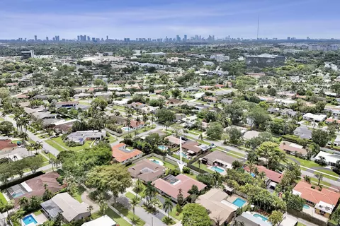 View/Area - 4200 Buchanan St, Hollywood, FL 33021 photo 7 of 8
