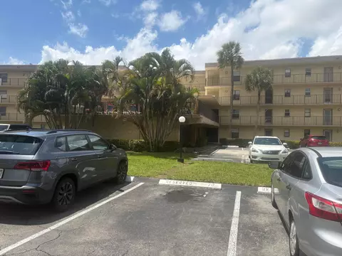 9355 SW 8th St #225, Boca Raton, FL 33428