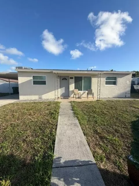 320 Winged Foot Rd, Palm Springs, FL 33461