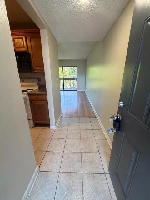 1750 N Congress Ave #406, West Palm Beach, FL 33401