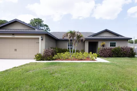 2581 SE Dogwood Ave, Port Saint Lucie, FL 34952