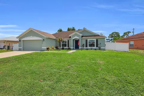 4215 SW Elba St, Port Saint Lucie, FL 34953