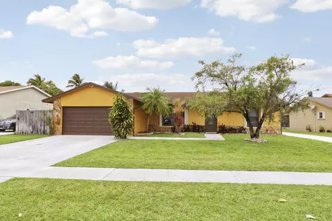 144 Bilbao St, Royal Palm Beach, FL 33411