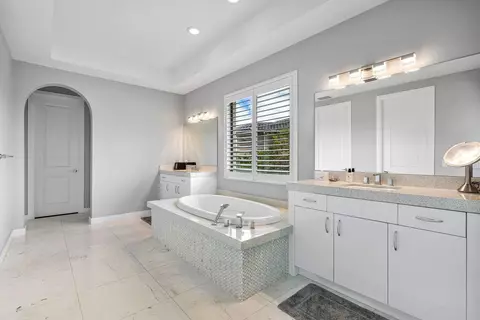 Bath - 17511 Cadena Dr, Boca Raton, FL 33496 photo 8 of 10