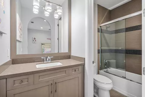 Bath - 17511 Cadena Dr, Boca Raton, FL 33496 photo 7 of 10