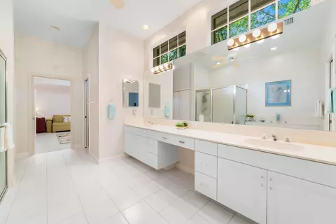 Bath - 3548 SE Doubleton Dr, Stuart, FL 34997 photo 2 of 5