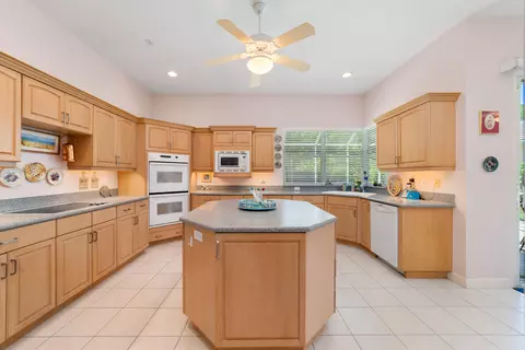 Kitchen - 3548 SE Doubleton Dr, Stuart, FL 34997 photo 2 of 3