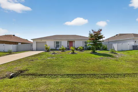 718 SW Curry St, Port Saint Lucie, FL 34983
