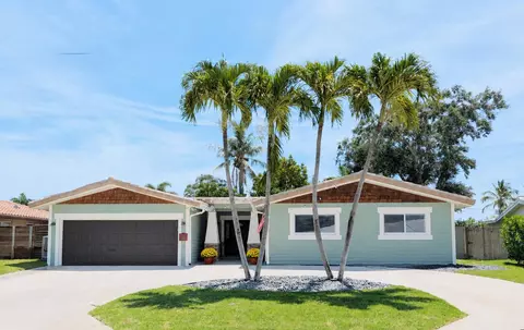 232 NW 10th Ct, Boca Raton, FL 33486