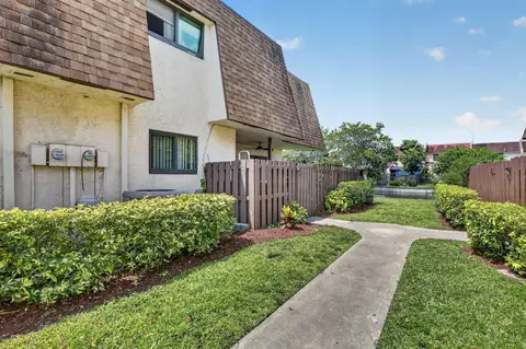 139 San Remo Blvd #139, North Lauderdale, FL 33068