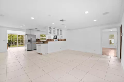 Living - 16582 Mellen Ln, Jupiter, FL 33478 photo 1 of 2