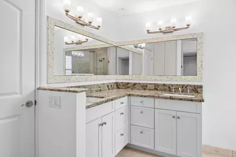 Bath - 16582 Mellen Ln, Jupiter, FL 33478 photo 3 of 4