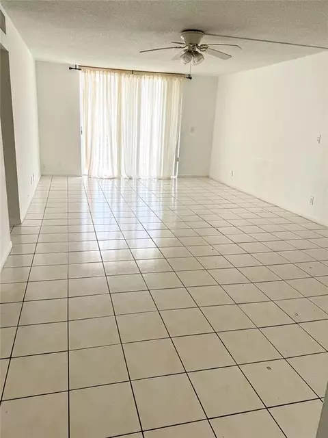 1830 Dixianna St #201, Hollywood, FL 33020