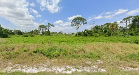 510 Lake Groves Rd NE, Lake Placid, FL 33852