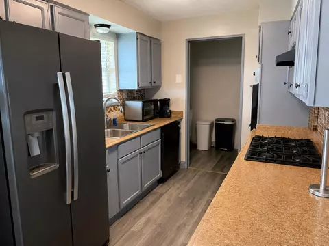 Kitchen - 1806 John Rd, Clewiston, FL 33440 photo 1 of 2
