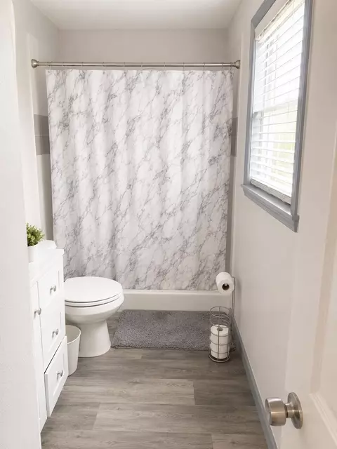 Bath - 1806 John Rd, Clewiston, FL 33440 photo 2 of 2