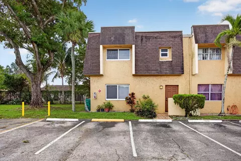 5646 Blueberry Ct #23, Lauderhill, FL 33313
