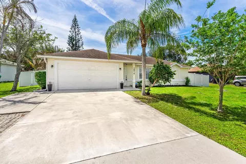 2814 SE Melaleuca Blvd, Port Saint Lucie, FL 34952